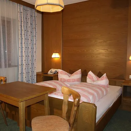 게스트하우스 Haus Karin 3*