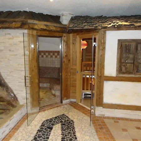 Konukevi Haus Karin 3*